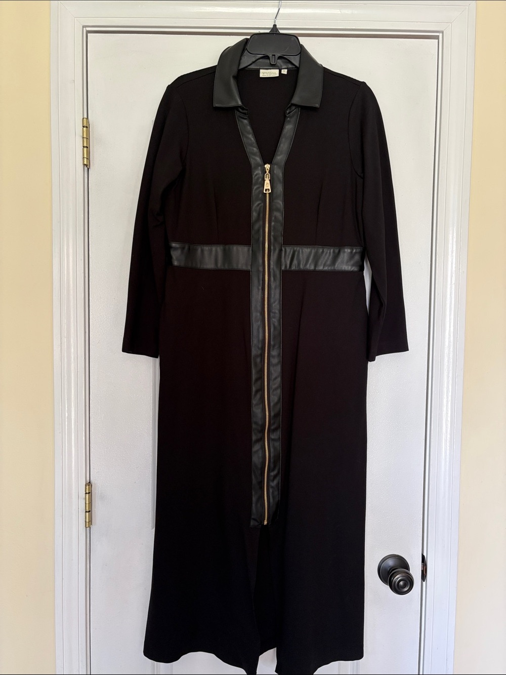 Spartina 449 Black Top with Leather-Look Trim